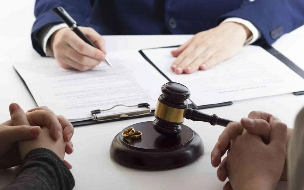 The Role and Significance of a Divorce Lawyer